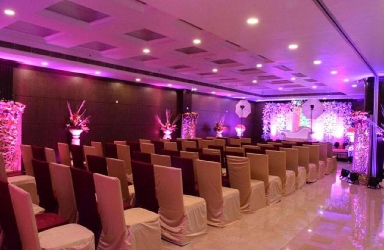 Hotel Atithi Гувахати Екстериор снимка