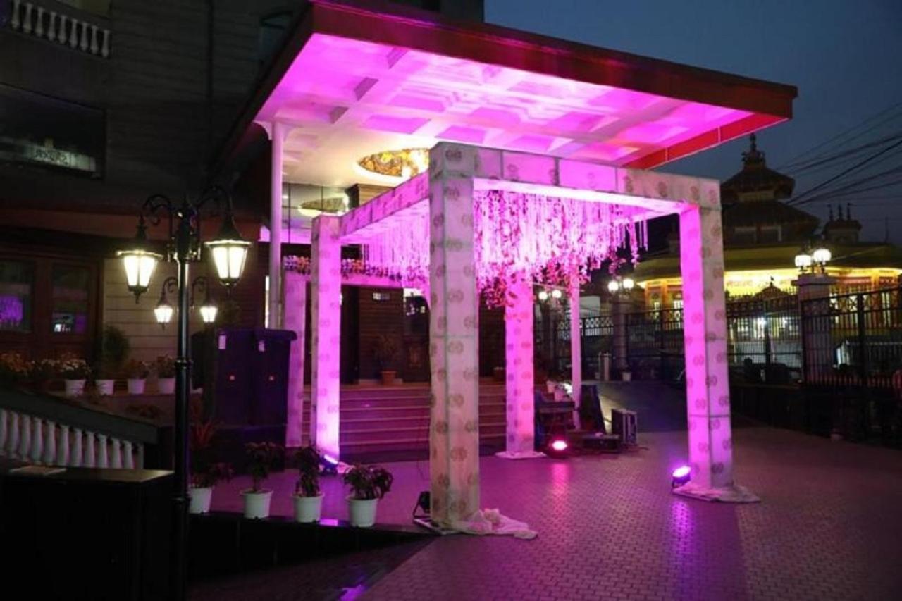 Hotel Atithi Гувахати Екстериор снимка
