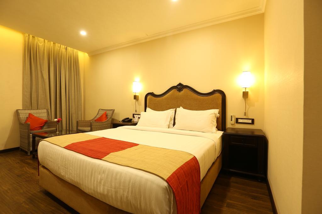 Hotel Atithi Гувахати Екстериор снимка