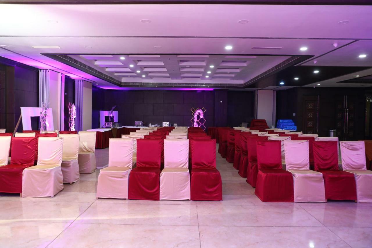 Hotel Atithi Гувахати Екстериор снимка