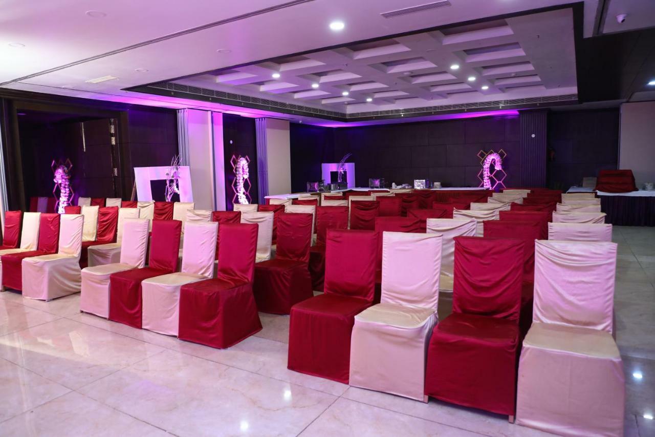 Hotel Atithi Гувахати Екстериор снимка